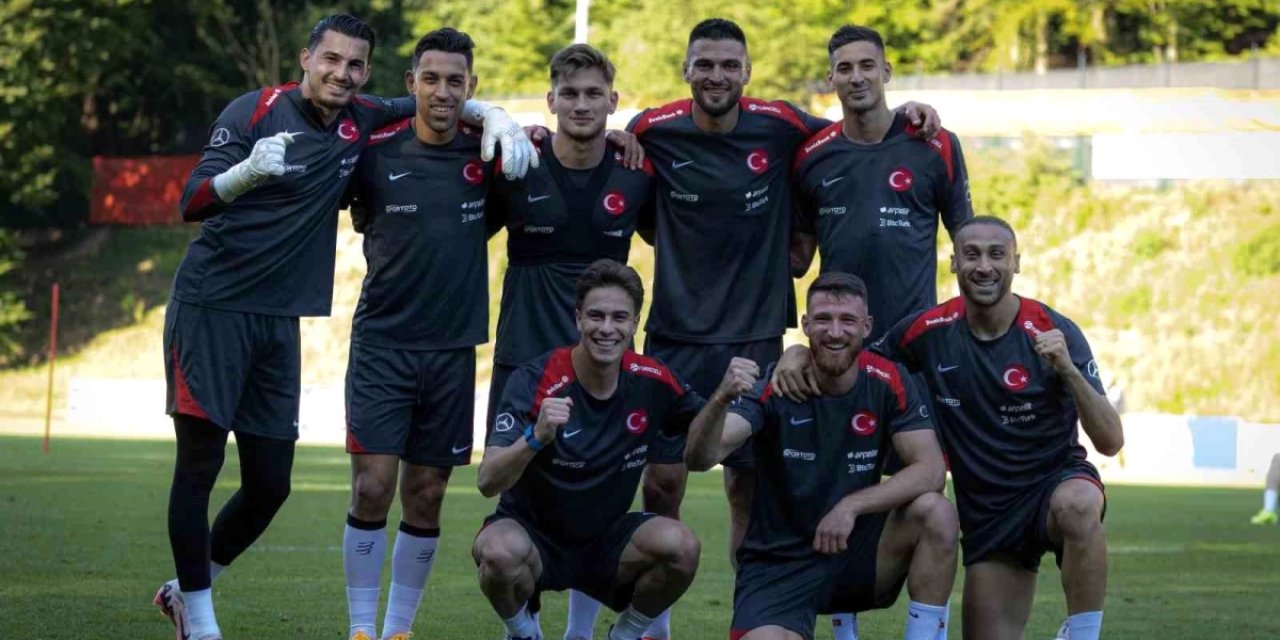 A Milli Futbol Takımı, Çekya maçı hazırlıklarını sürdürdü